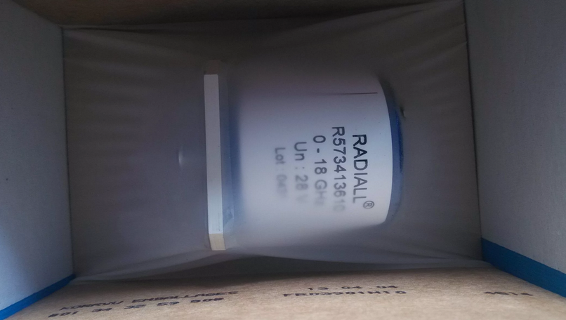 R573413610 Radiall
